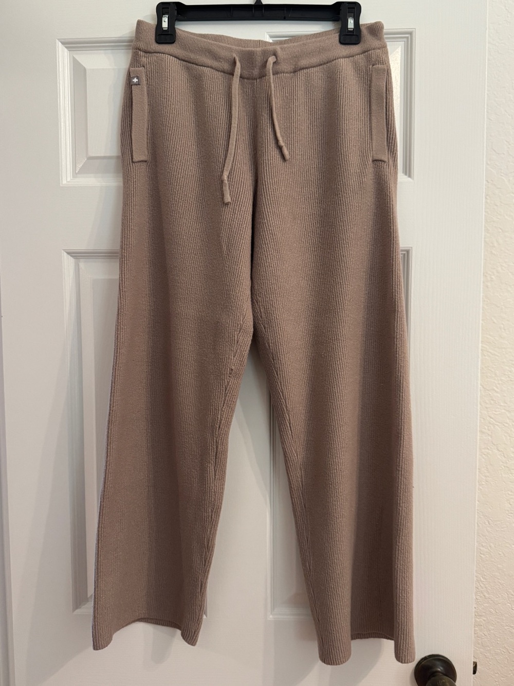 FIGS Women’s Ribbed-Knit Drawstring Loungewear - Taupe